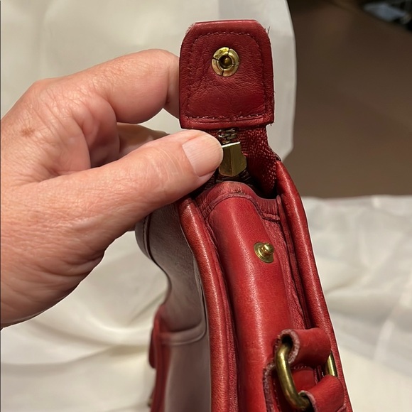 Coach Red Crossbody Bag with Adjustable Strap and Zipper Closure - Picture 12 of 16